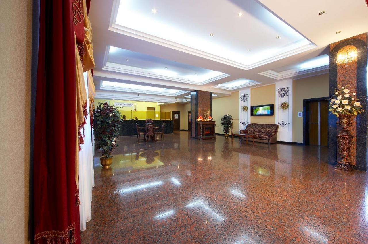 Dniprovski Zori Kremenchuk Exterior photo