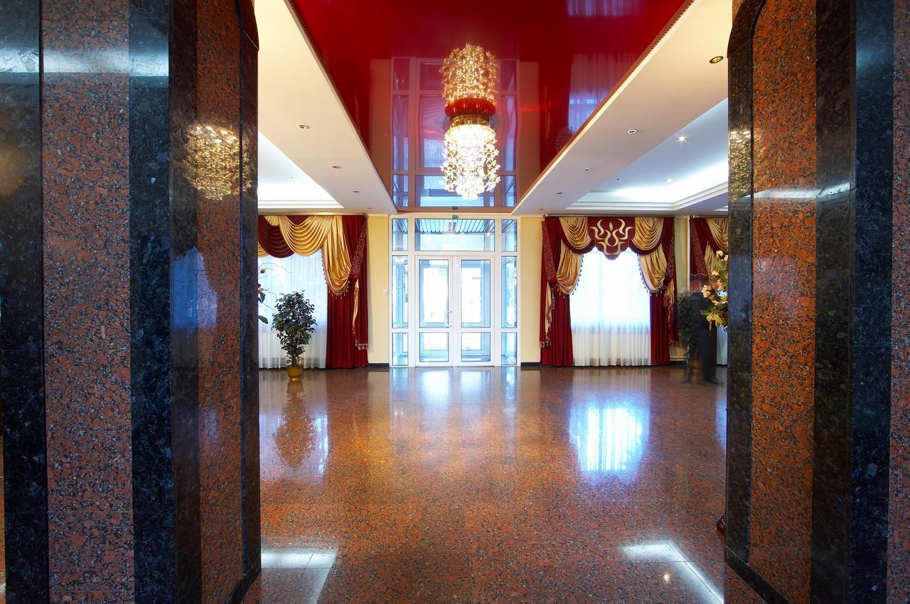 Dniprovski Zori Kremenchuk Exterior photo