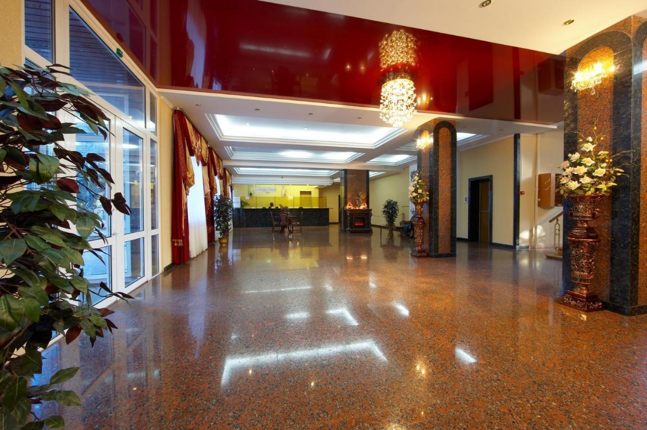 Dniprovski Zori Kremenchuk Exterior photo